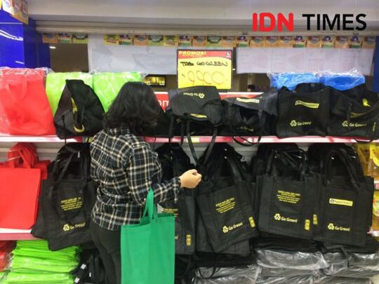 Fakta Stainless Straw dan Tote Bag, Yakin Kamu Cinta Lingkungan?