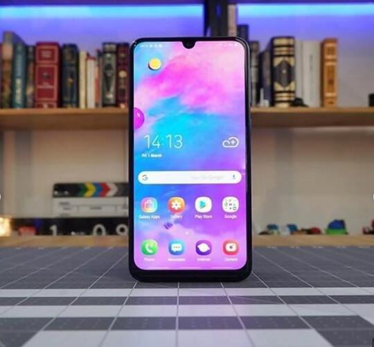 Review Samsung Galaxy M30 : Smartphone 3 Jutaan Terbaik, Ini Alasannya