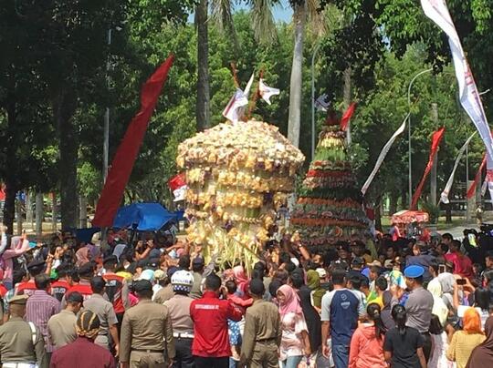 Tradisi di Sini Mulai dari Perang Nasi sampai Nikah sama Peri pun Ada Gan!