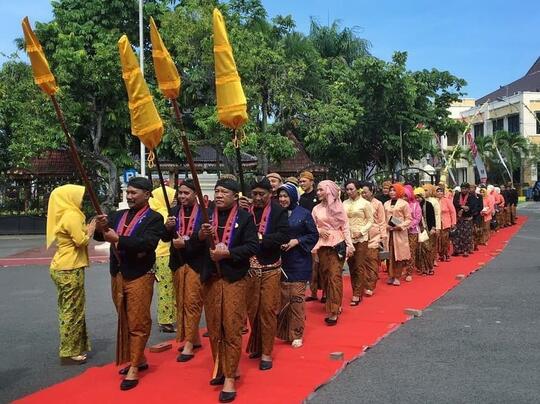 Tradisi di Sini Mulai dari Perang Nasi sampai Nikah sama Peri pun Ada Gan!