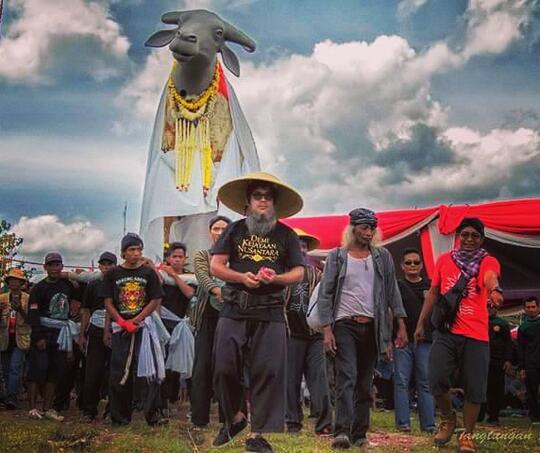 Tradisi di Sini Mulai dari Perang Nasi sampai Nikah sama Peri pun Ada Gan!