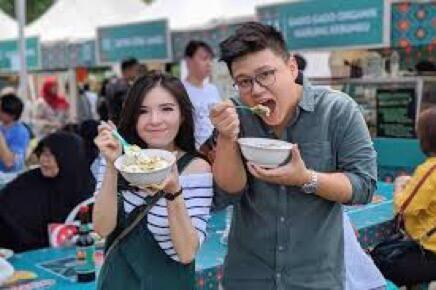 Mungkin Hanya Ada di Indonesia, Hal Unik Pas Lagi di Coffee Shop Kekinian