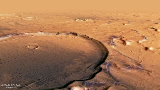 Wahana Eropa Memotret Dataran Tinggi di Mars