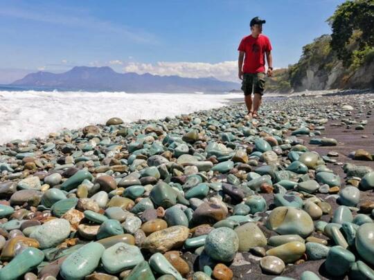 5 Pantai Terbaik Dengan Hamparan Pasir Hitam Di Ende Flores