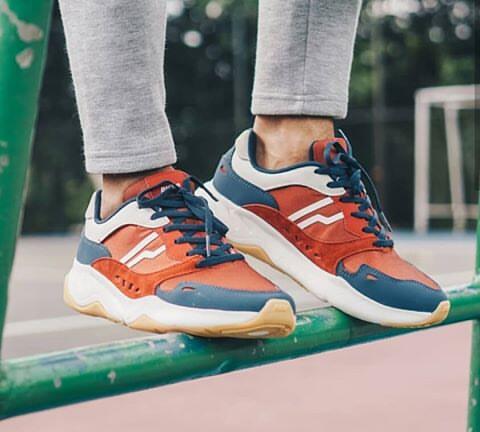 Gak Mampu Beli Sneakers Balenciaga? Alternatifnya Pake Brand Lokal Ini Gan!