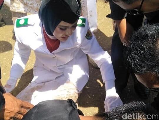 Kaki Tertusuk Paku Berkarat, Dina Paskibraka Tetap Bawa Merah Putih