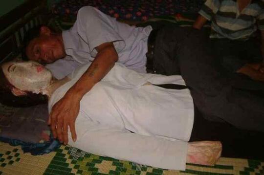 Tanpa Takut, Ayah dan Anak Ini Tidur Bersama Mayat Selama 5 Tahun