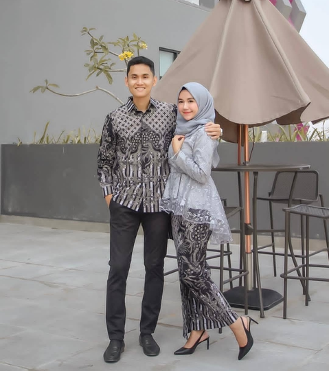 5 Kebaya Couple Bikin Jomlo Baper