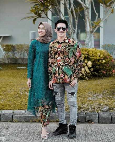 5 Kebaya Couple Bikin Jomlo Baper