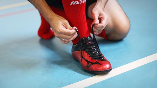5 Tips Memilih Sepatu Futsal biar Makin Jago dan Keren Abis!