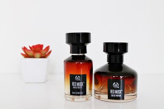 Wangi Parfum Kamu Gampang Hilang? Lakukan Ini Aja Biar Wanginya Awet!