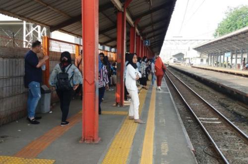 Modus Mengemis Baru di KRL, Pura-Pura Tersasar Lalu Minta Uang
