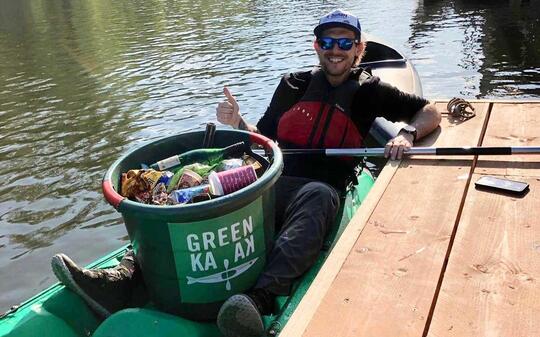 Green Kayak, Berkeliling Gratis Sambil Memungut Sampah — Anjay