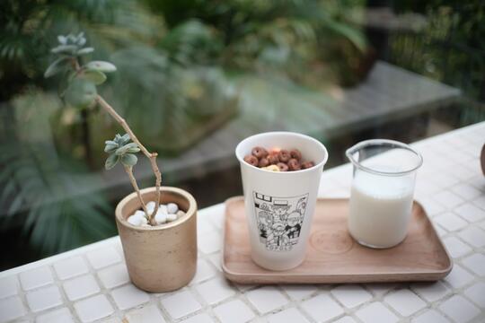 Di Bogor ada papolo coffee! nikmatnya ngopi di Tengah Hutan Sentul