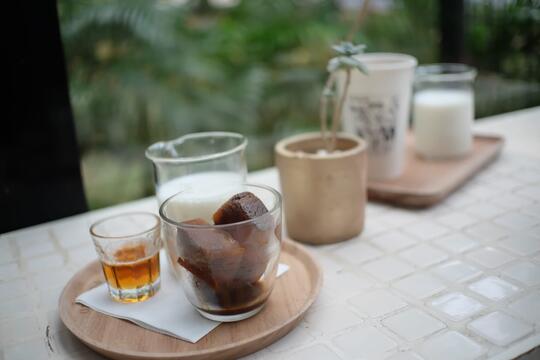 Di Bogor ada papolo coffee! nikmatnya ngopi di Tengah Hutan Sentul