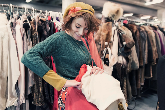 Tips dalam Melakukan Thrift Shopping. Lebih seru bila bersama dengan teman-teman