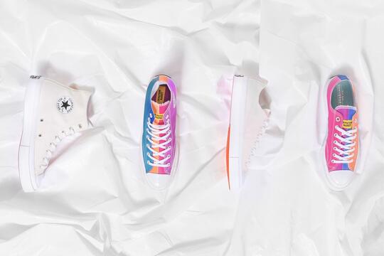 Sneakers Ini Bisa Berubah Warna Saat Terkena Sinar Matahari, Keren!