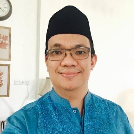 Alhinduan:Ulama dahulu Takut Melihat Salib,GusNadir Kutip Kalimat Umar bin Abdul Aziz