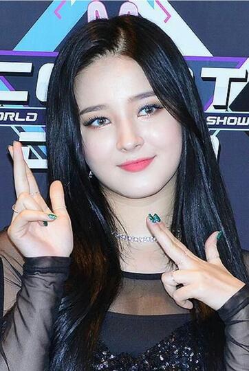Si Cantik yang Jatuh di Pelukan Zeus?
