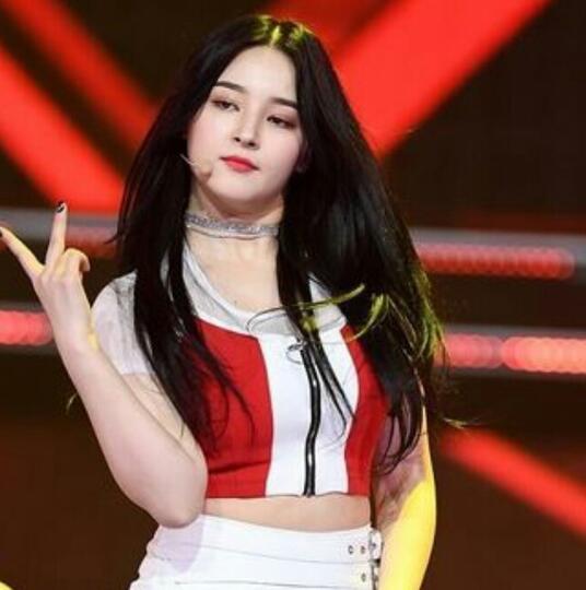Si Cantik yang Jatuh di Pelukan Zeus?