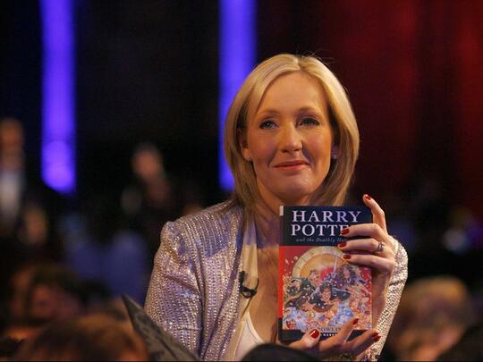 Buku Harry Potter Dianggap Mengandung Mantra Kutukan, Benarkah?