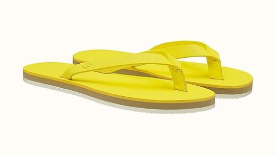 Hermes Rilis Sandal Jepit 6 Jutaan?! Kalau Beli Swallow, Dapet Ratusan Pasang Tuh!