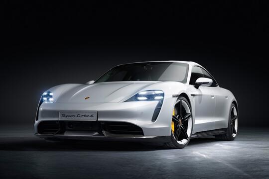 Porsche Taycan, Mobil Listrik Pertama Porsche