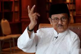 Kata Mutiara Romantis Pak Habibie yang Bikin Baper.