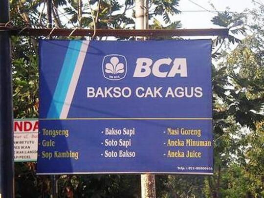 Desain Spanduk Beberapa Warung Makan Ini Bikin Ngakak Guling-guling
