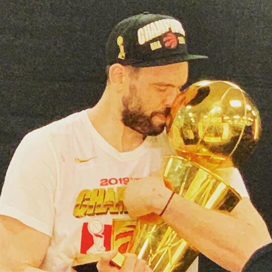 Sepak Bola Indonesia Rusuh Terus? Harumkan Indonesia Melalui Bola Basket