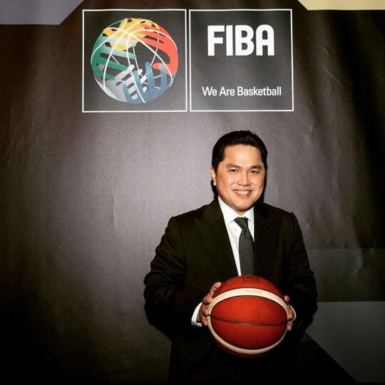 Sepak Bola Indonesia Rusuh Terus? Harumkan Indonesia Melalui Bola Basket