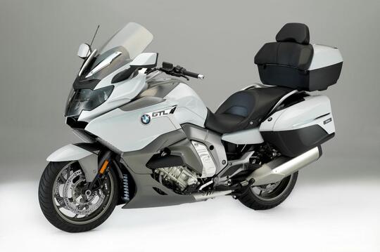 Jajaran Motor Bermesin 6 Silinder, Favorit Agan Nomor Berapa?
