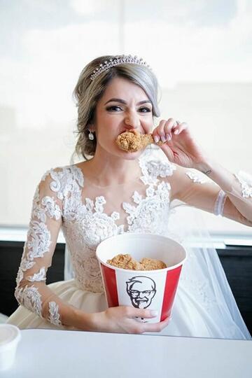 KFC Australia Adakan Pesta Pernikahan Untuk Para Pecinta Ayam Terpilih