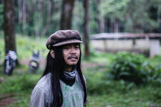 5 Fakta Penyanyi Unik Mawang