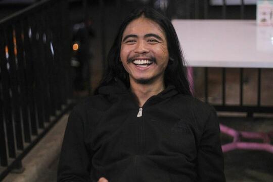 5 Fakta Penyanyi Unik Mawang