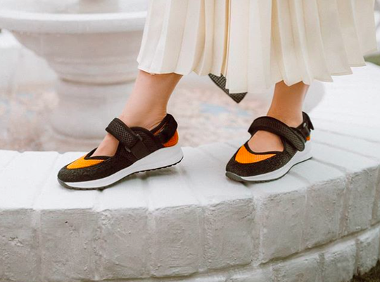 5 Rekomendasi Merek Sneakers Lokal yang Bikin Penampilan Makin Kece