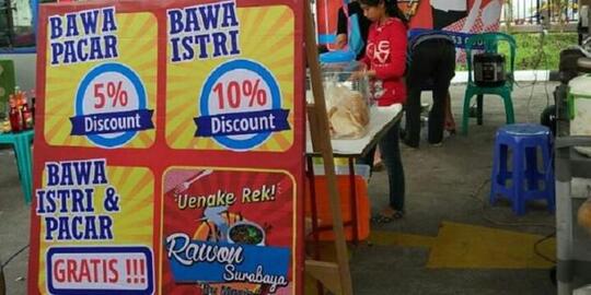Desain Spanduk Beberapa Warung Makan Ini Bikin Ngakak Guling-guling