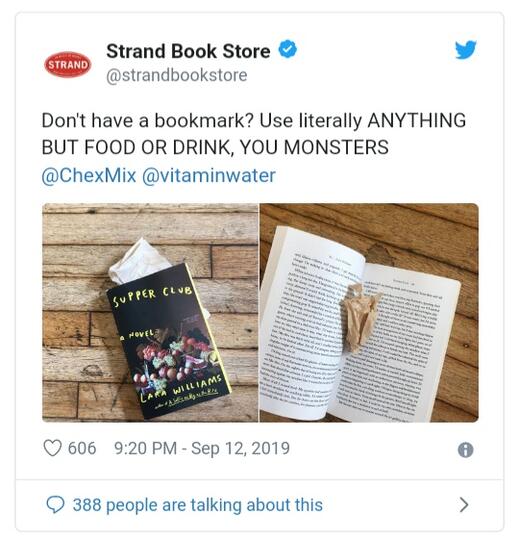 Parah! Makanan Dijadikan Pembatas Buku