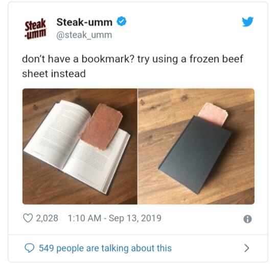 Parah! Makanan Dijadikan Pembatas Buku