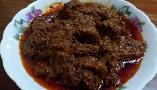 Rebutan Rendang Di Acara Hajatan, Dua Emak-emak Saling Baku Hantam