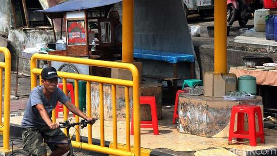 Saran Dinkes DKI Soal Halte Tanah Abang yang Berubah Jadi Warung Makan