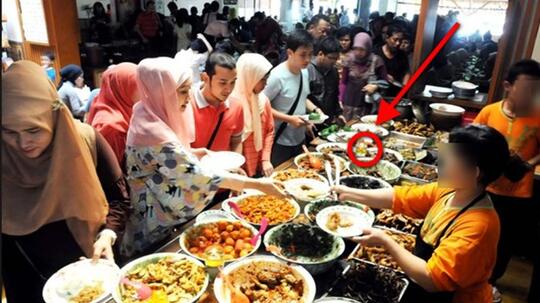 Kuliner Laris Berkat Penglaris Setan