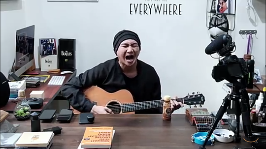 Viral Video Mang Mawang Lagu "Kasih Sayang Kepada Orang Tua" Lucu, Aneh atau Unik?