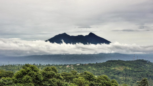 Misteri di Gunung Salak (True Story)