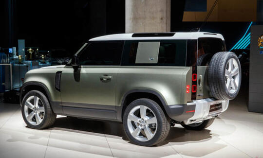 Land Rover Defender Terbaru Bisa Dikemudikan dengan Remot Kontrol