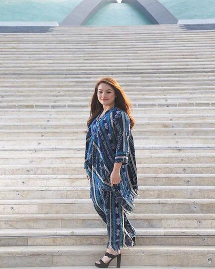 Cantiknya Hillary Brigitta Lasut, Anggota DPR Termuda yang Punya Kekayaan 9 M!
