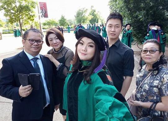 Cantiknya Hillary Brigitta Lasut, Anggota DPR Termuda yang Punya Kekayaan 9 M!