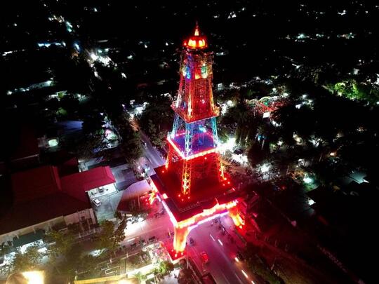 Tak perlulah pergi ke Paris untuk Melihat Menara megah. Cukup ke Gorontalo saja