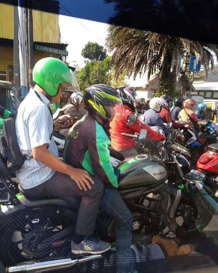 Momen Lucu Penumpang, Dapat Ojol Motor Gede! Benarkah yang Nomer 2 Sultan Menyamar?