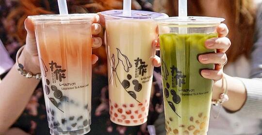 Berhenti Minum Boba, Sista Ini Berhasil Menabung untuk Beli Tiket ke Luar Negeri!